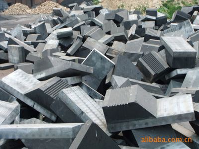 洛陽政航爐料 專業(yè)供應重鈣粉、微硅粉、石墨粉及各類耐火材料